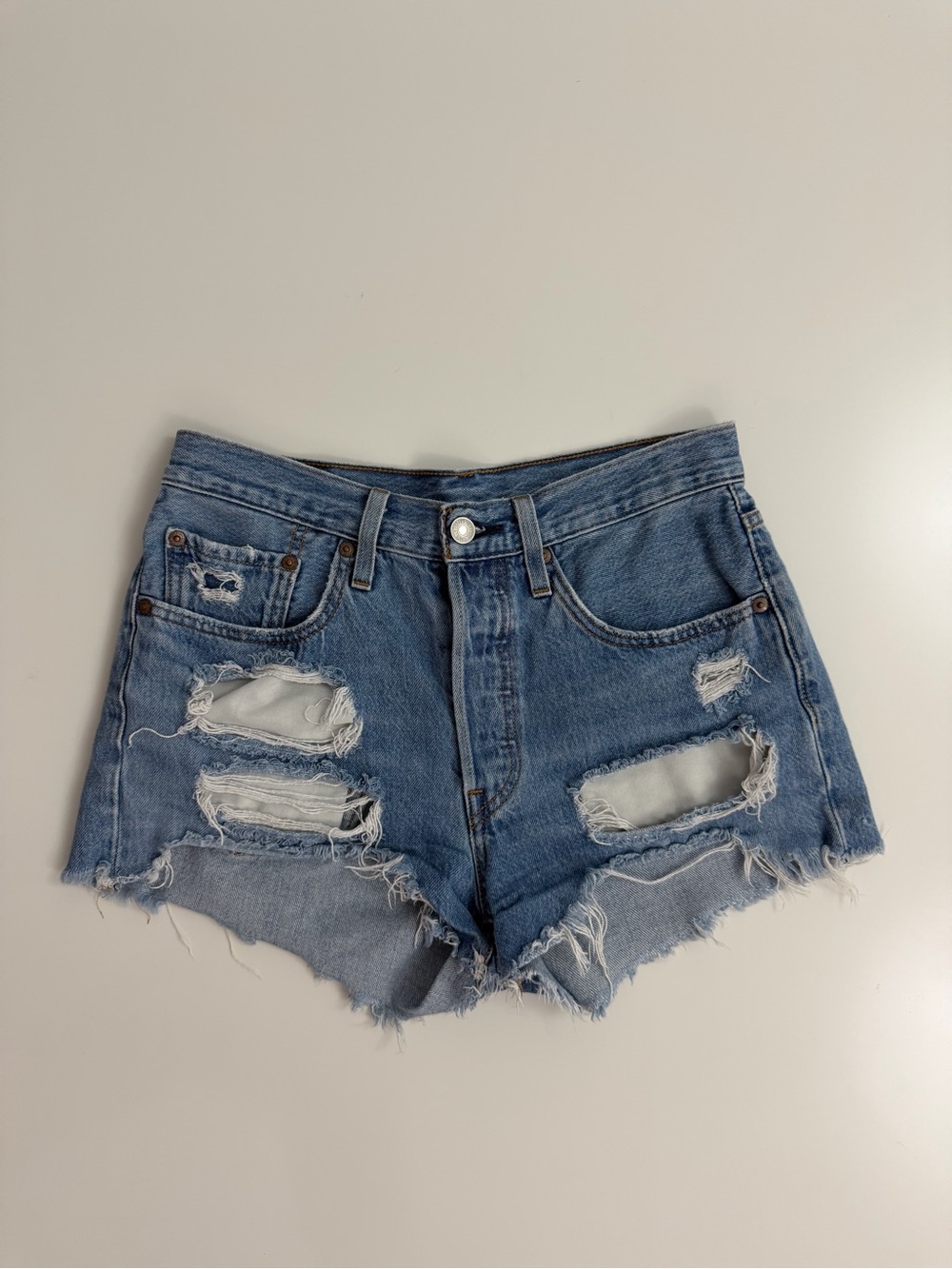 Levi’s 501 Buttonfly Distressed High Waisted Shorts, Size W26 - Picture 3 of 5